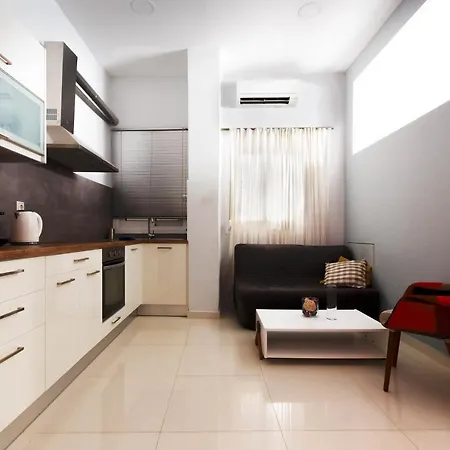 Twin Lofts ταξιαρχών, A Kalamatastay